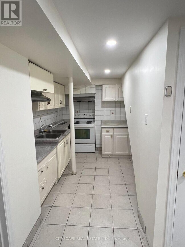 Photo - 4813 Creditview Rd