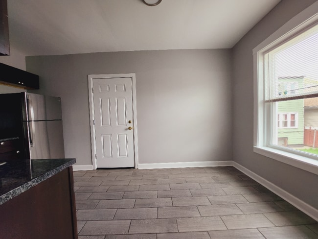 Photo - 3114 W 61st St Unidad 1