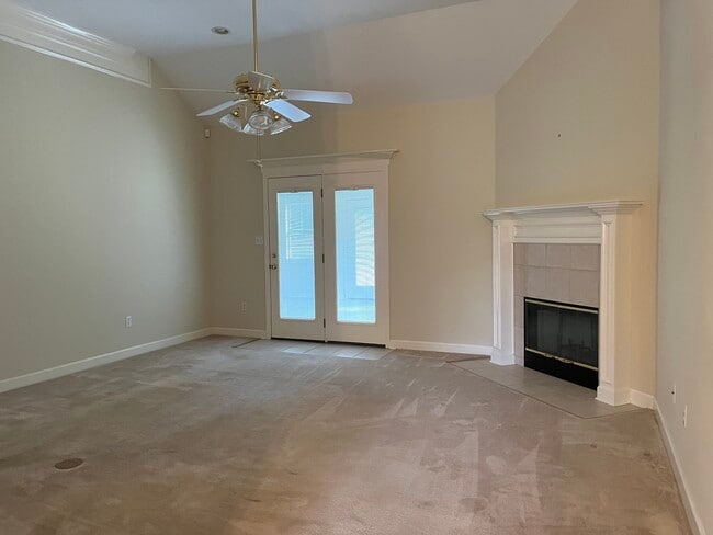 Photo - 13290 English Cv