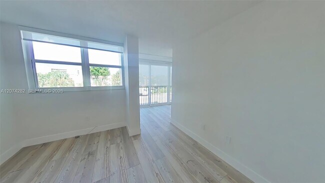 Photo - 9431 SW 4th St Unidad 204-7