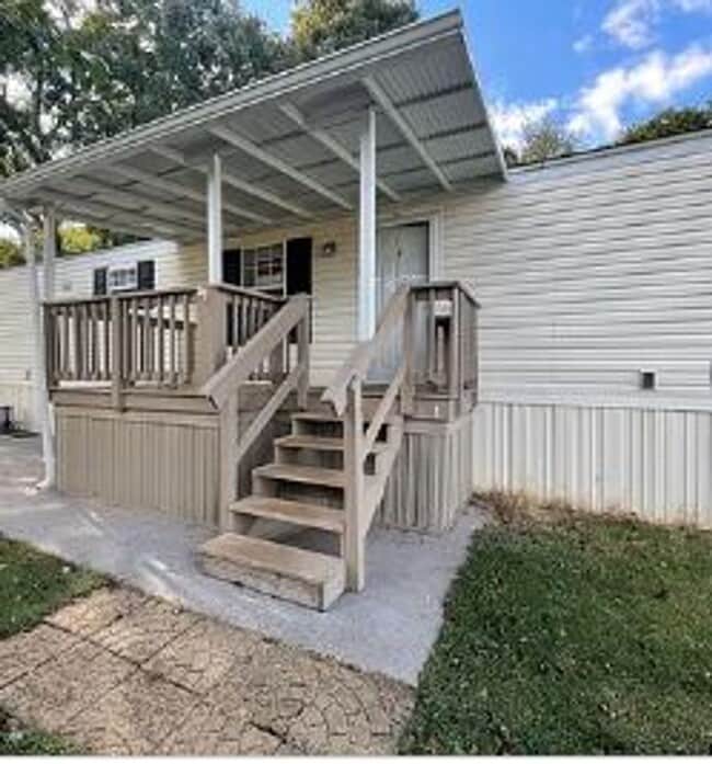 Building Photo - 3709 Hampton Ln Unit 3709 Hampton Lane - A