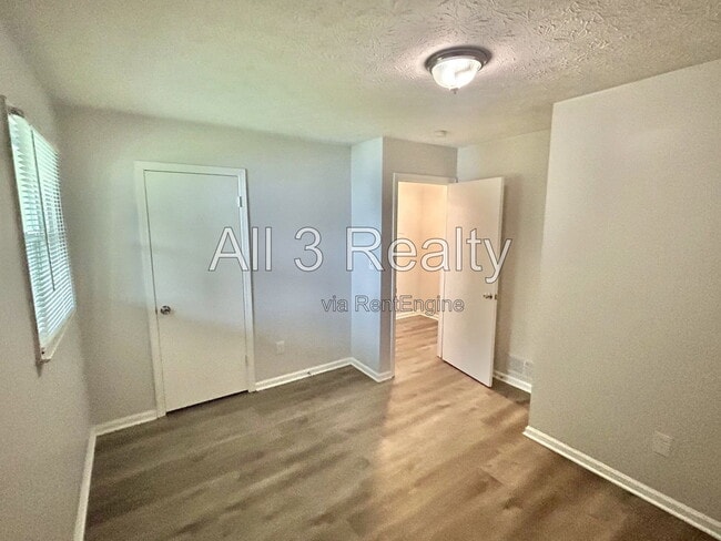 Photo - 293 Rogers St