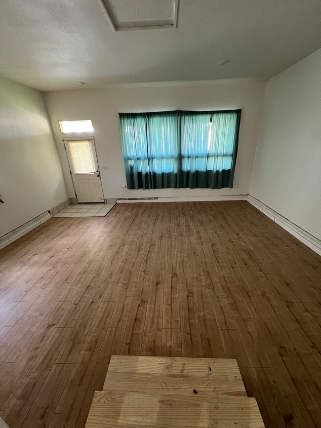 Photo - 2526 Broadway