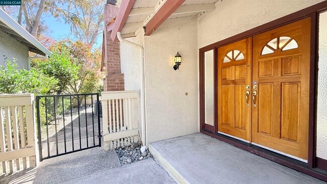 750 N Paradise Valley Ct