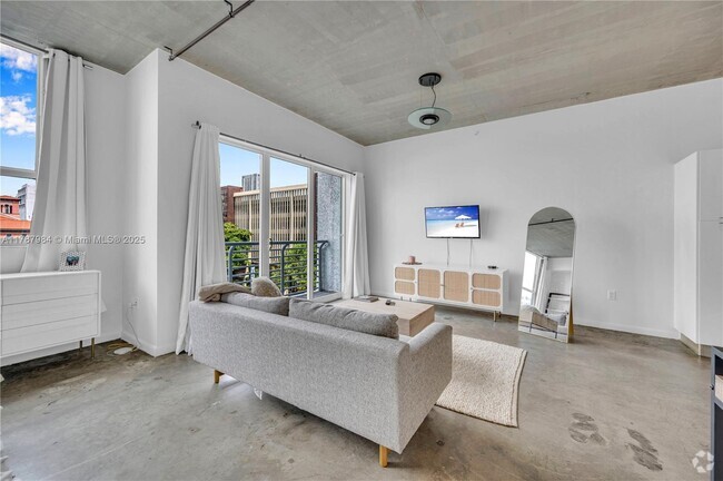 Building Photo - 133 NE 2nd Ave Unit 415 Rental