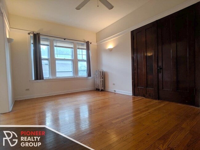 Photo - 822 W Waveland Ave