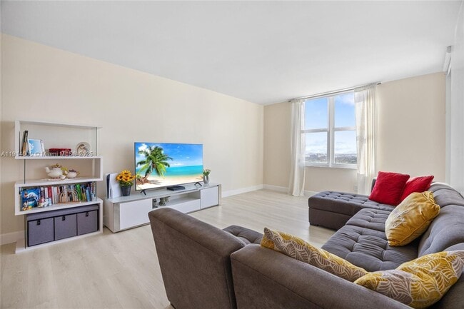 Photo - 511 SE 5th Ave Unit 2209