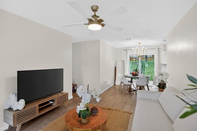 Photo - 6908 Pondsdale Ln