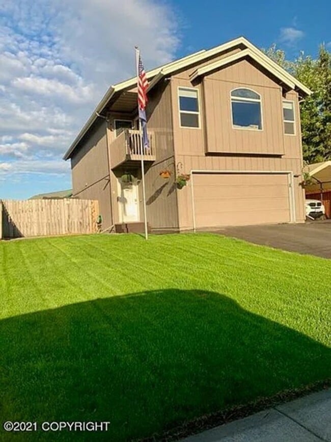 Building Photo - Beautiful South Anchorage Home
