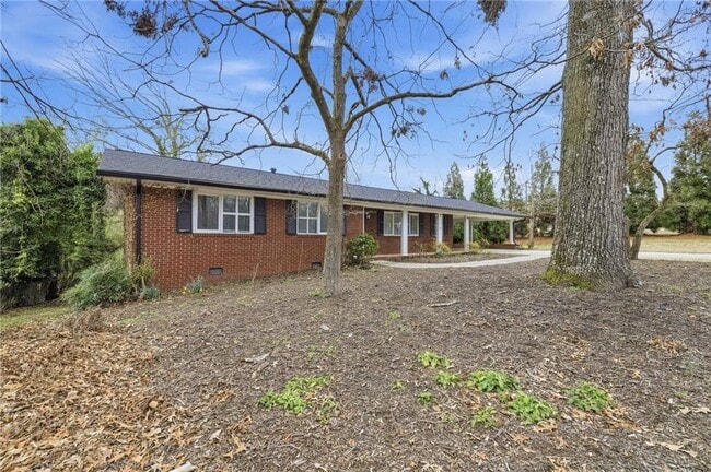 Photo - 2176 Riverside Dr