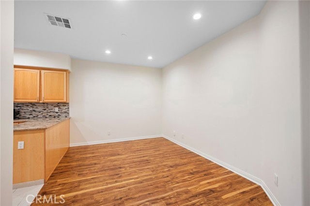 Building Photo - 415 E Dryden St