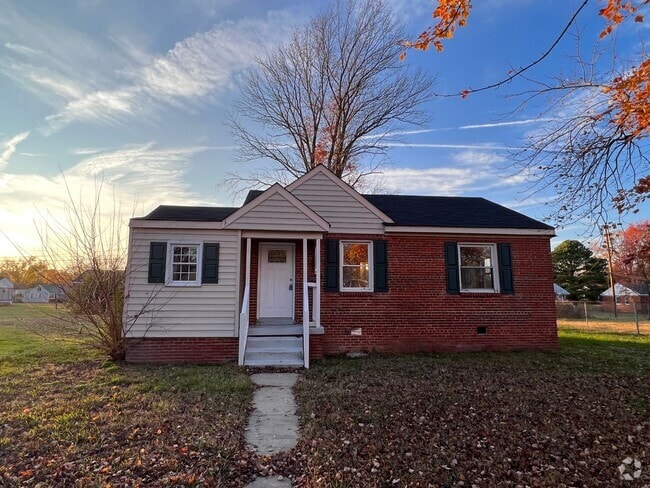 Building Photo - 4608 Eastover Ave Rental