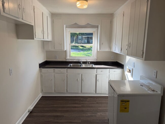 Photo - 1520 Effingham Rd