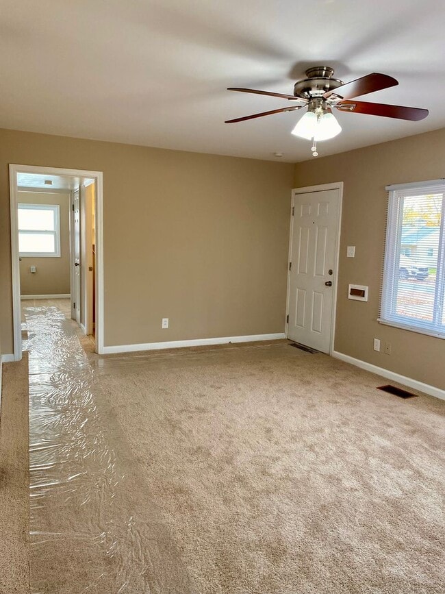 Building Photo - COMING SOON! Beautiful 3B 1b home in Lindenwood Park