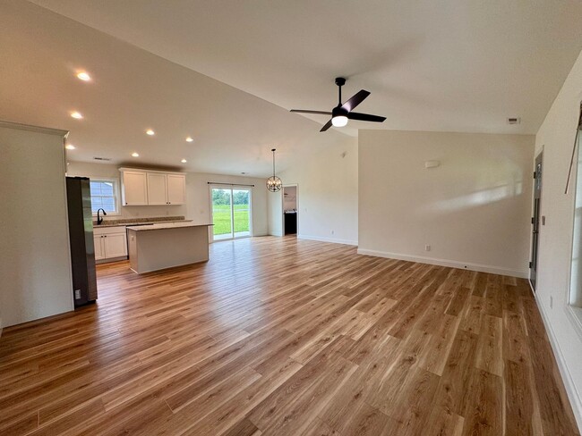 2212 W Dry River Rd