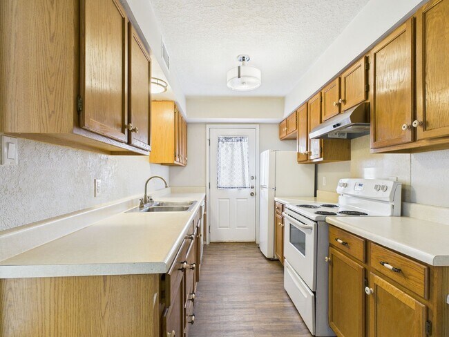 Photo - 107 Frederick Rd Unit 2