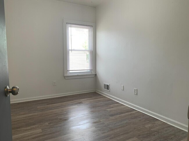 Photo - 207 N Prospect Rd
