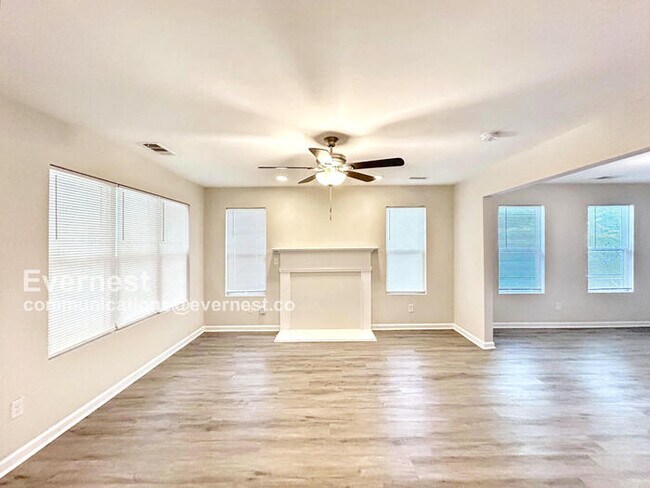 Photo - 915 Ridge Ave NW