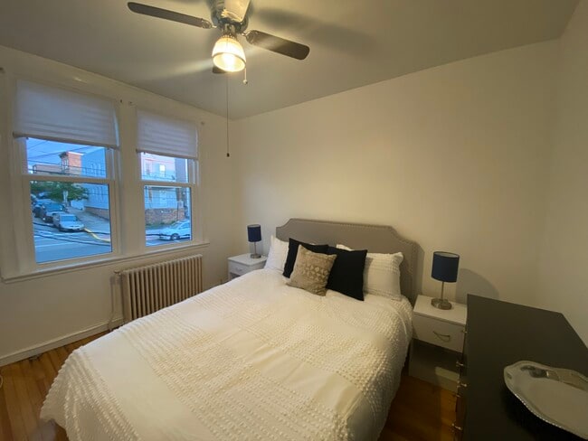 Photo - 821 Grand Ave Unit Front furnished apartment