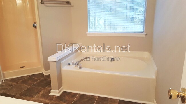 Photo - 2160 Denson Ln S W