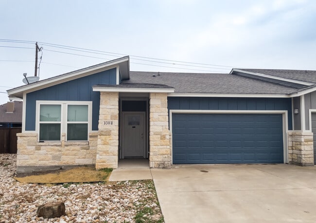 Building Photo - 108 Bailey Kay Unit B