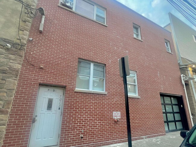 Building Photo - 7013 Polk St Unit 4 Rental