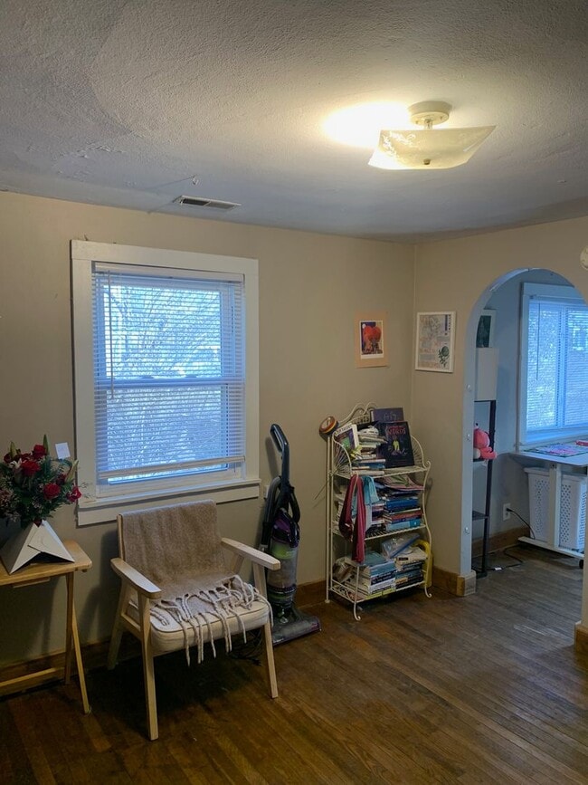 Photo - One bedroom, One bath duplex: Maple Height...