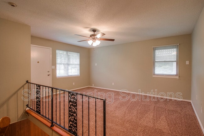 Photo - 8017 E 87th St