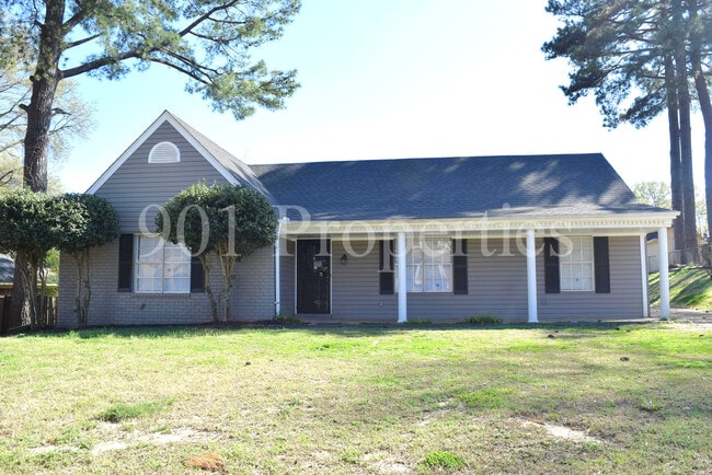 Photo - 5245 Braidwood Cove House
