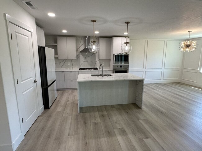 Photo - Stunning 4-Bedroom Home with Breathtaking Pasture Views for Lease – 1,990 sq ft