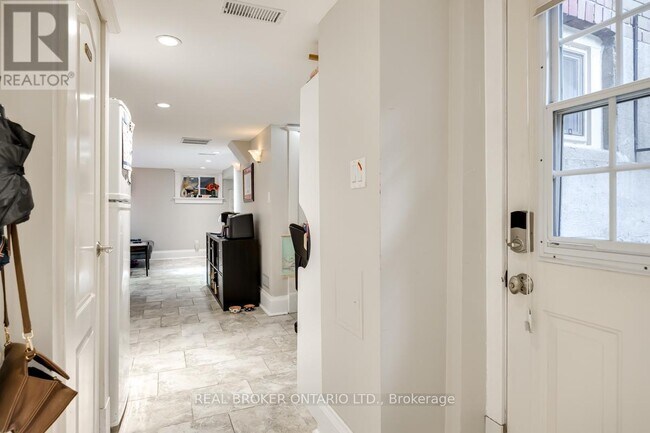 Photo - 117 Jackman Ave