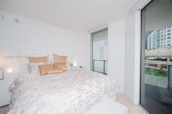 Photo - 1300 Brickell Bay Dr Unit 710