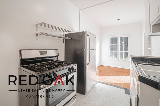 Photo - 180 S Sycamore Ave Unidad 104