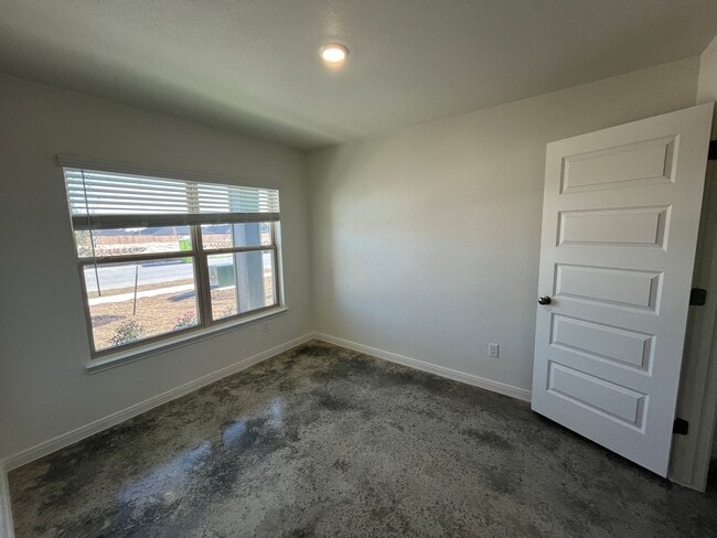 Photo - 913 Switchgrass Dr Unidad A- SHOWABLE