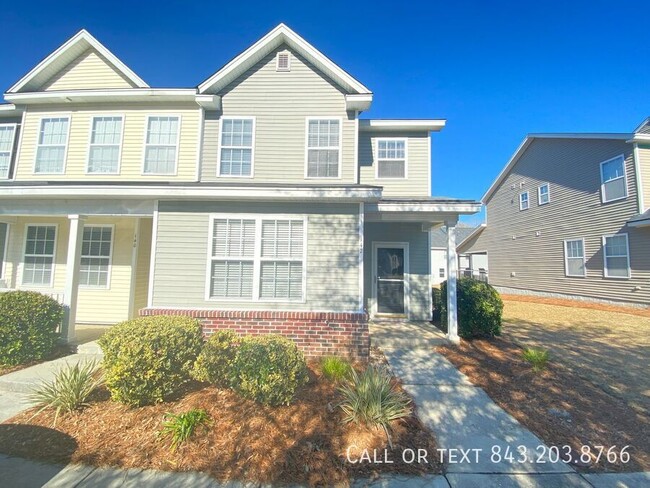 Available Now! Explore this Spacious 3-bed... - Available Now! Explore this Spacious 3-bed... House