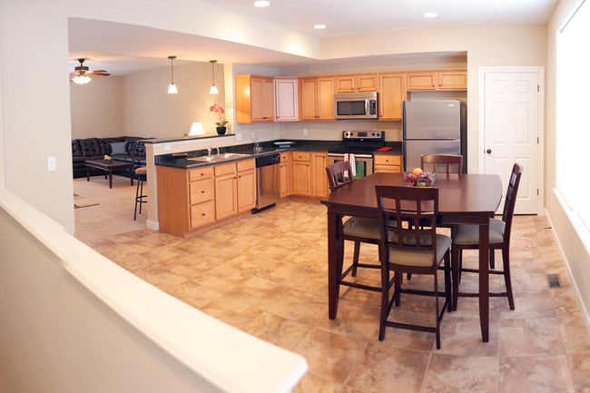 Kitchen - Broadway Townhomes