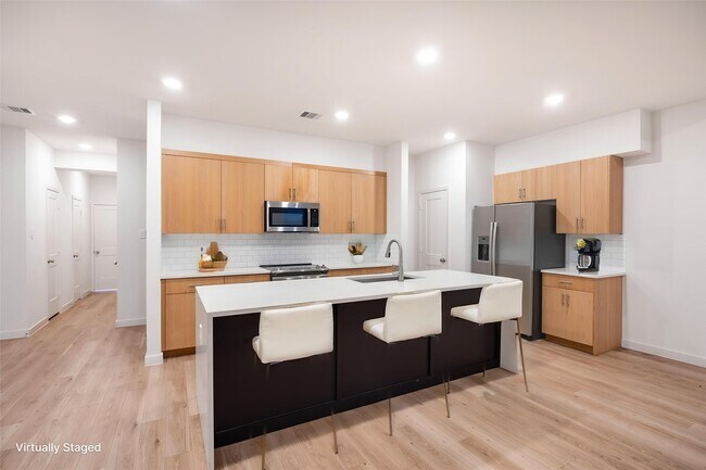 Photo - 2517 Appian Wy Unit B