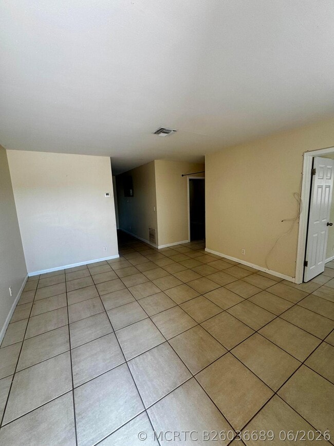 2824 N Dixie Hwy