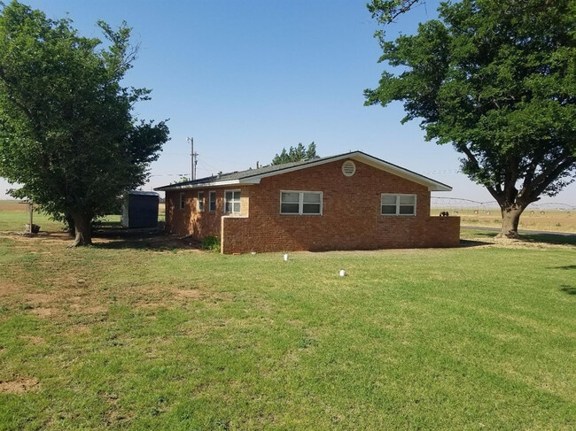 Photo - 8902 E County Rd 7700