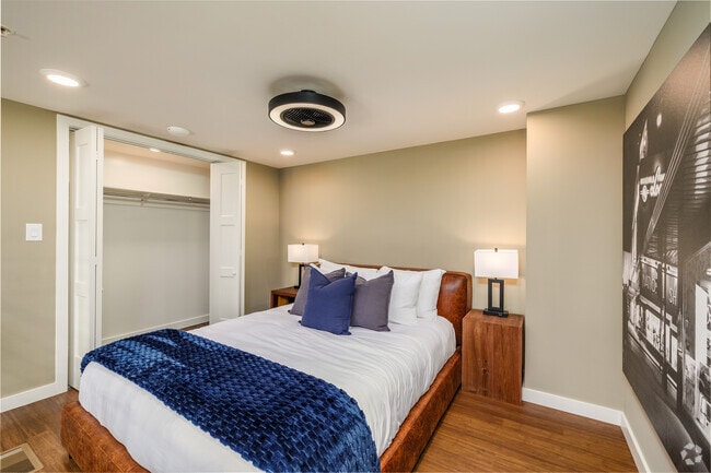 Furnished Studio Loft - 625SF - Bedroom