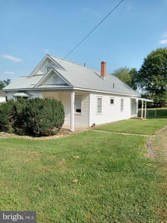 Building Photo - 8611 Anderson Ave