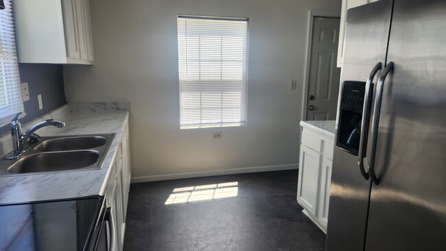 Photo - 905 Pauline Ave