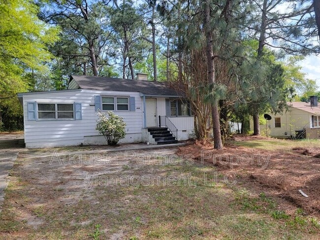 Building Photo - 2826 Thomas Ln