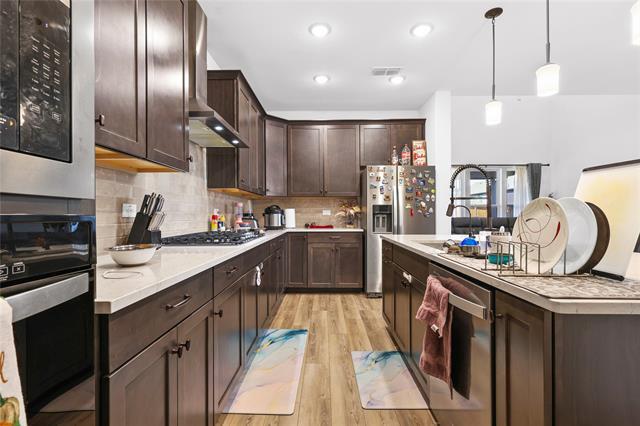 Photo - 528 Wickerdale Wy