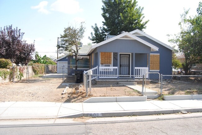 Photo - 408 Oildale Dr