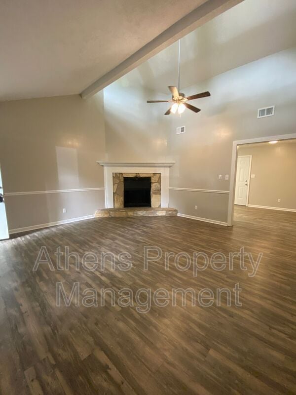 Photo - 195 Creekwood Dr House