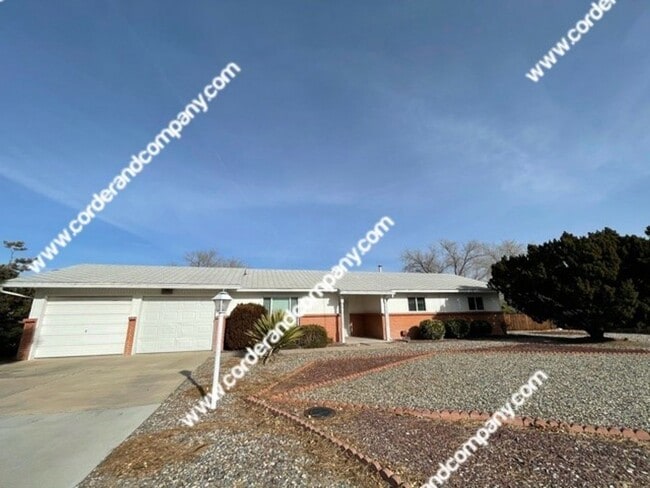 Building Photo - Charming 3 Bedroom, 1 3/4 Bathroom, 2 Car ... Rental