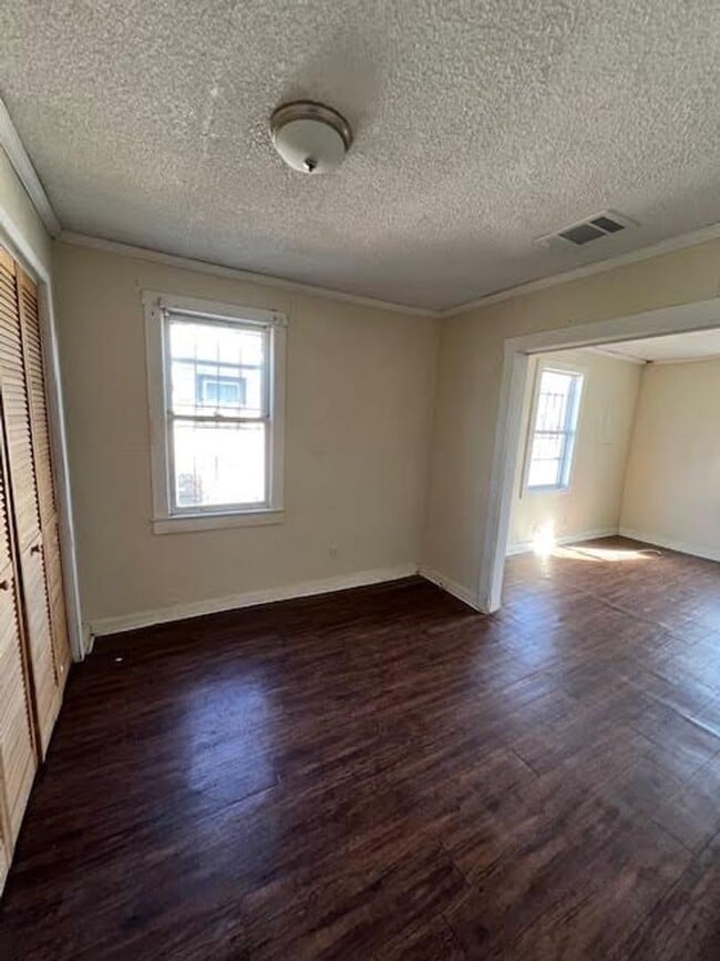 Photo - 1140 Faulkner Ln