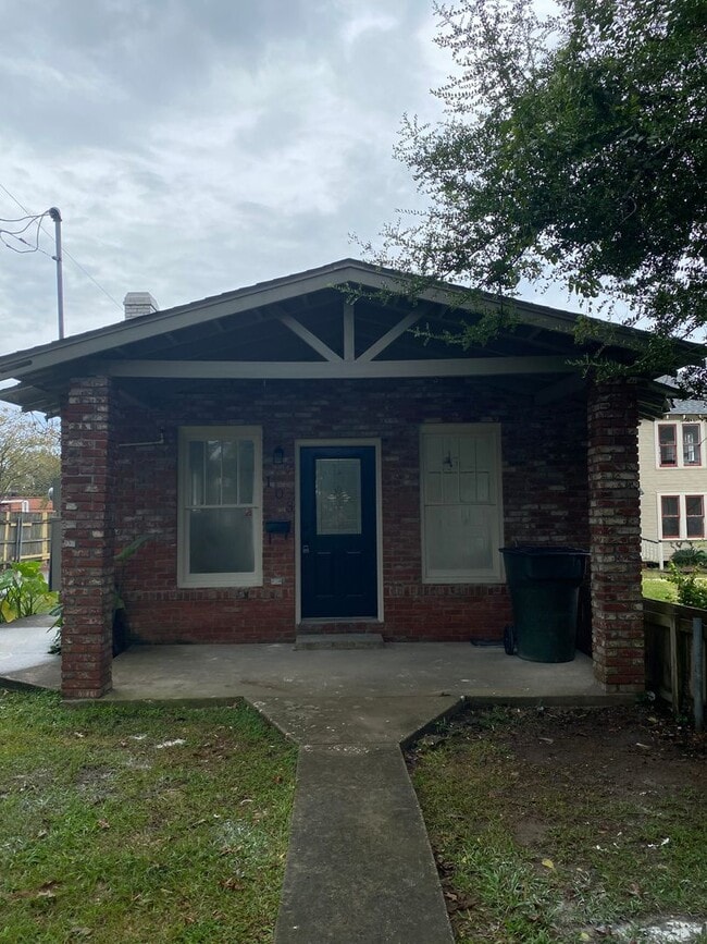 Building Photo - 103 Park Ave