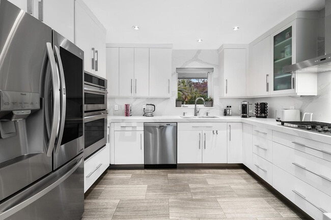 Photo - 2617 Bayview Dr